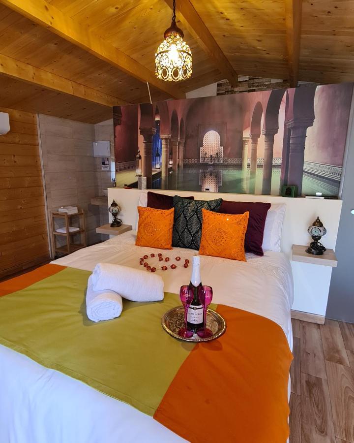 Mahalo Glamping Hotel Фуeнхирола Екстериор снимка